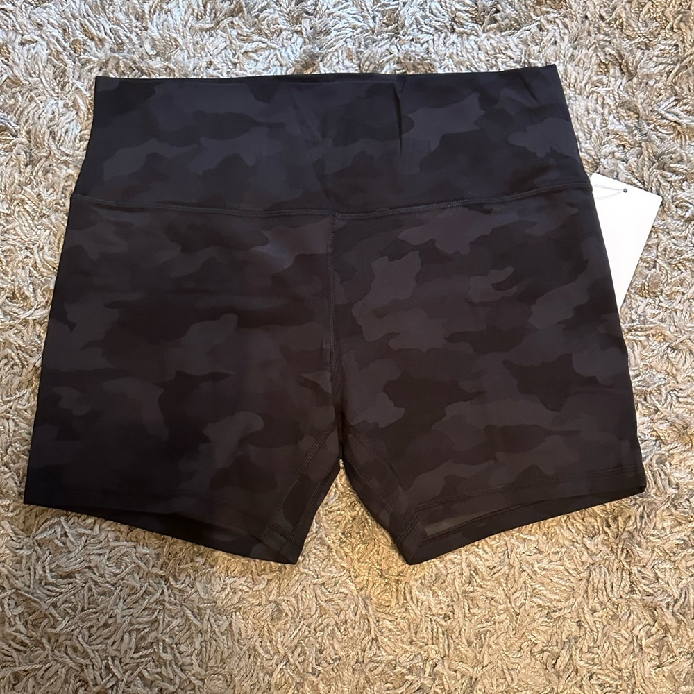 LuLuLemon Align Short 6 inch Black Camo Size 16